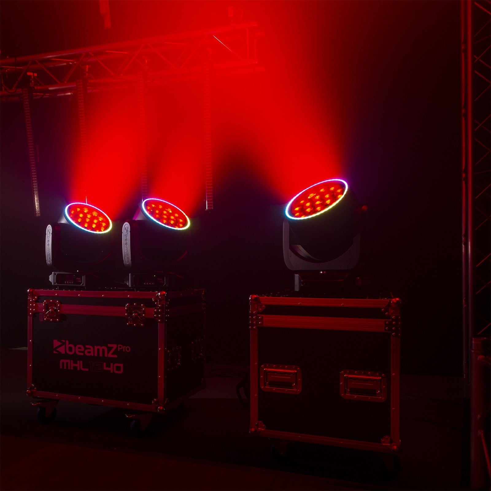 BeamZ MHL1940 LED Bee Eye 2gb kustīgās galvas ar Zoom transportkastē
