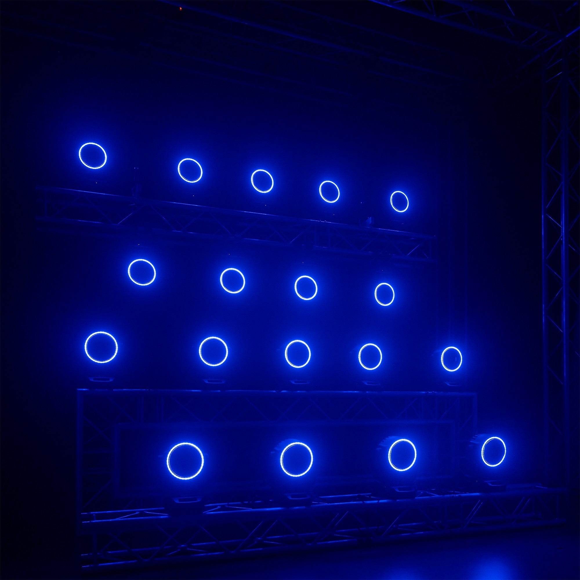 BeamZ MHL760 LED Bee Eye Kustīgā galva ar Zoom