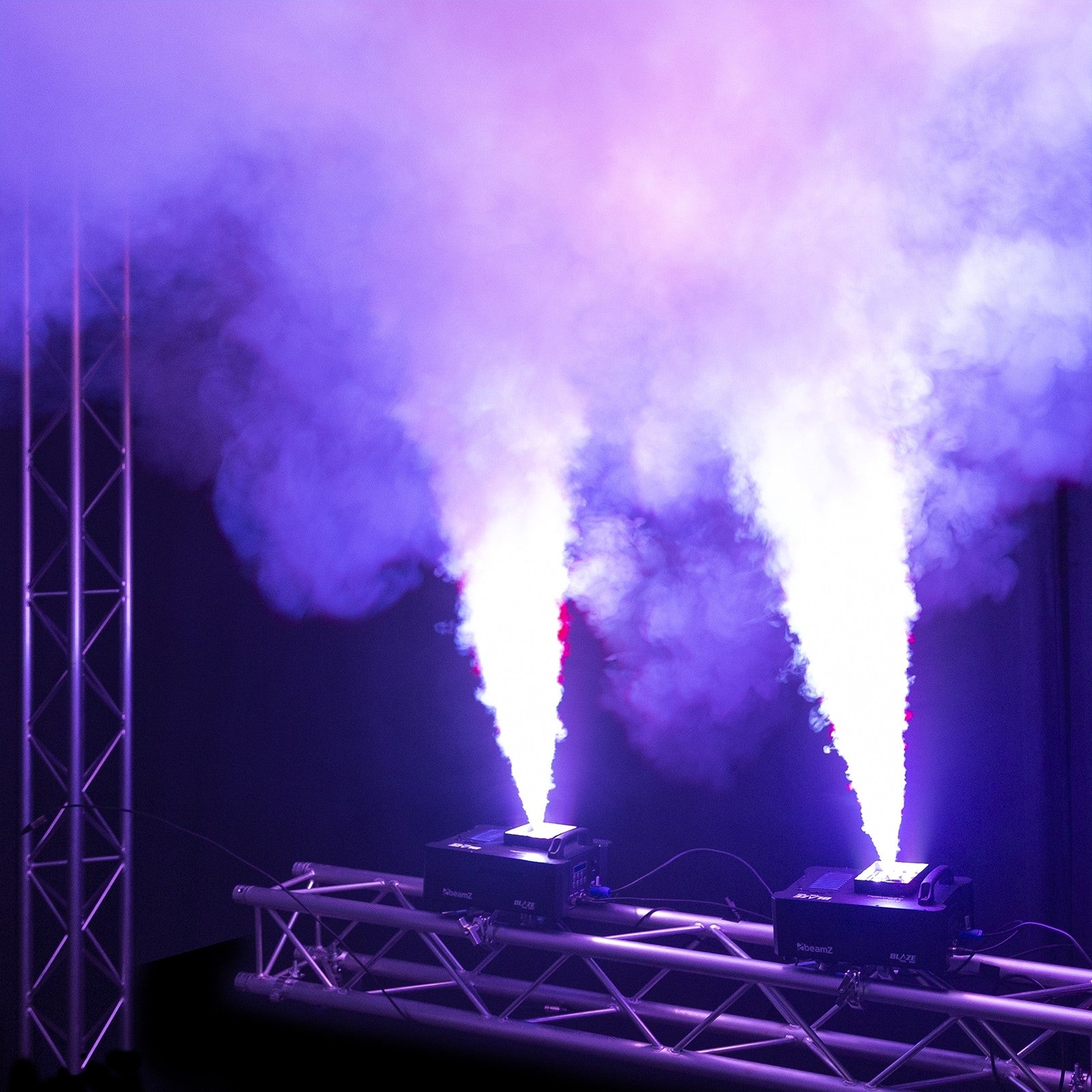 BeamZ BLAZE1200 Vertical Fogger dūmu mašīna