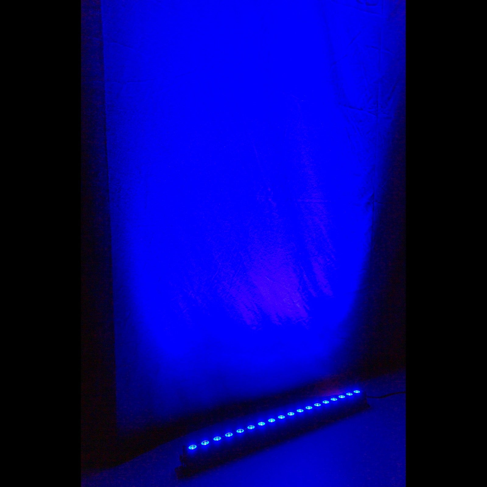 BeamZ LCB183 LED Bar 18x 3W RGB