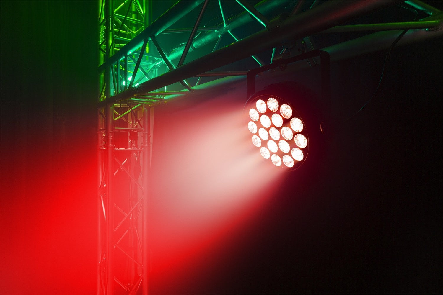BeamZ BT410 Lightweight Par 19x 10W RGBW prožektors