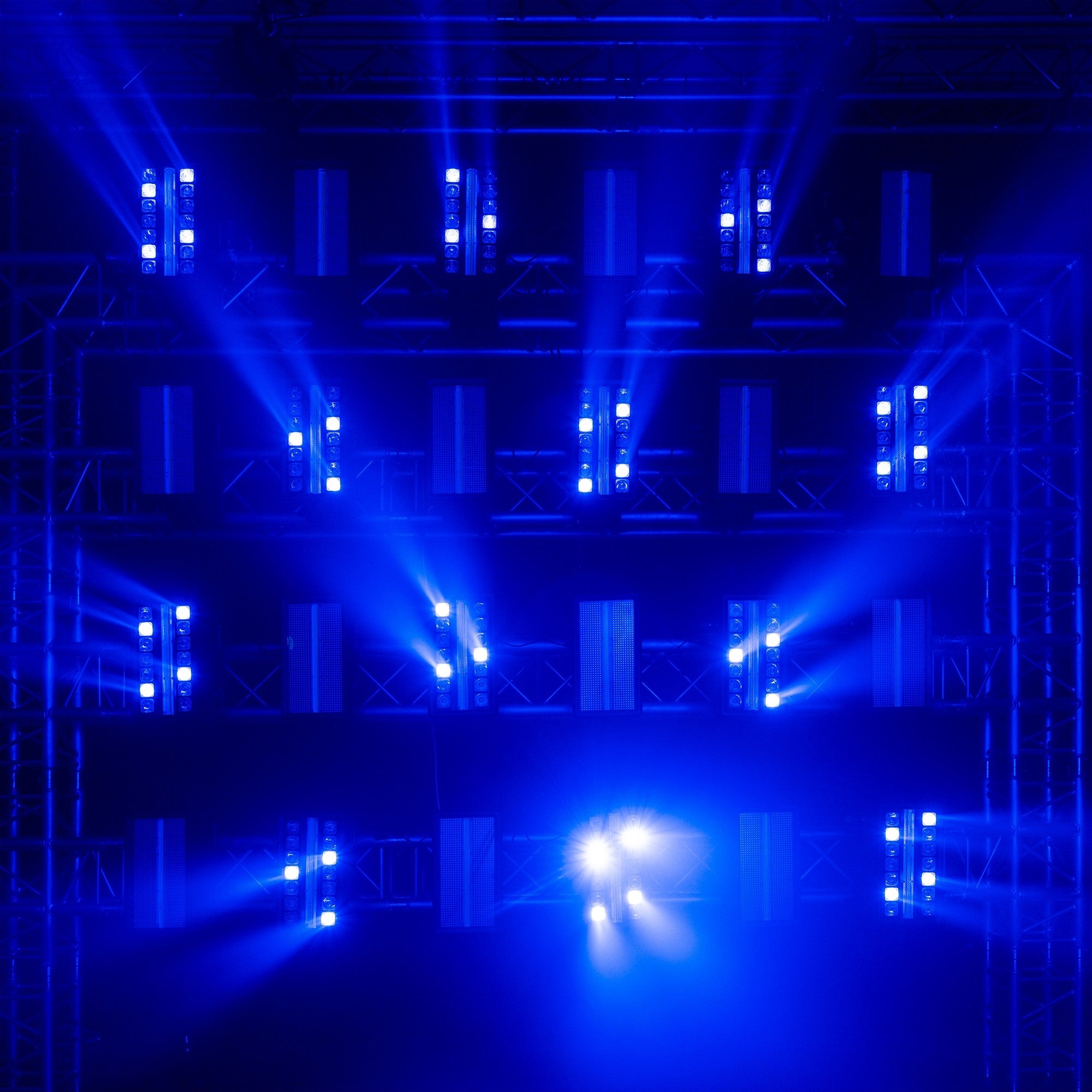 BeamZ NUKE1 Motorizēts ārtelpu Strobe/Beam