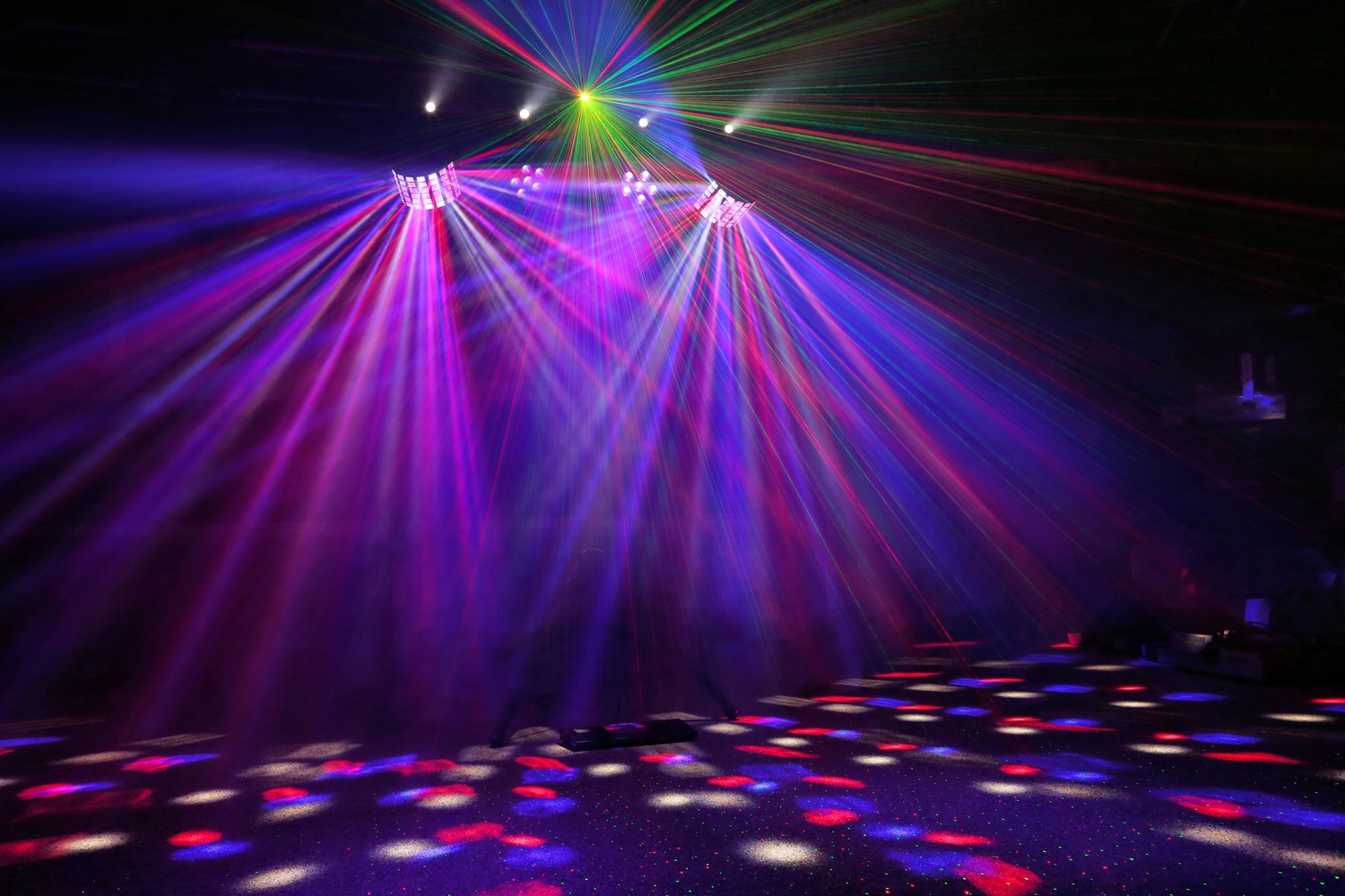 BeamZ SHOWBAR ar PAR, Butterfly, Lāzeru un Strobe efektiem