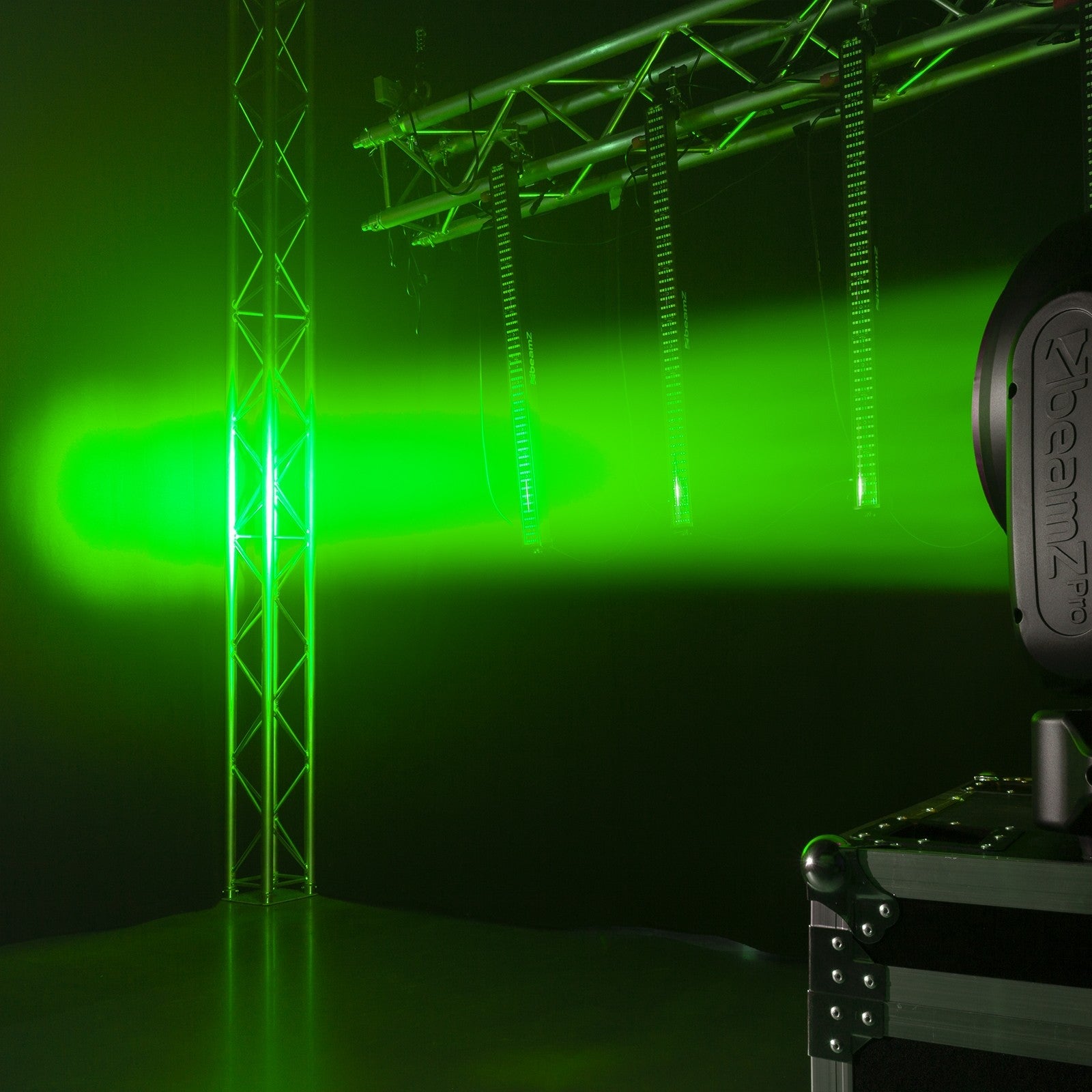 BeamZ MHL1940 LED Bee Eye 2gb kustīgās galvas ar Zoom transportkastē