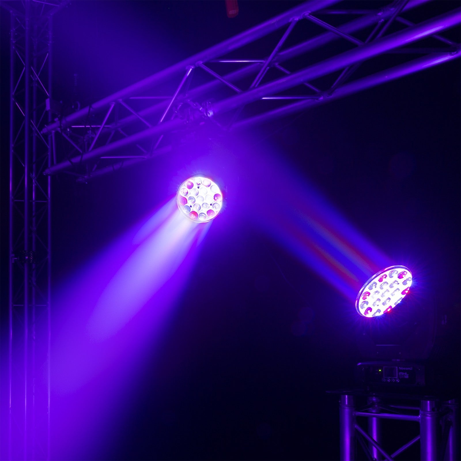BeamZ MHL1912 LED Wash Kustīgā galva ar Zoom