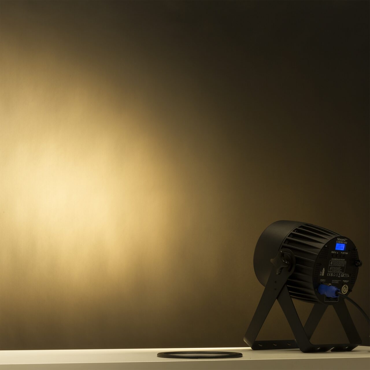BeamZ COB150WW Pro PAR 150W COB Silti baltas gaismas prožektors