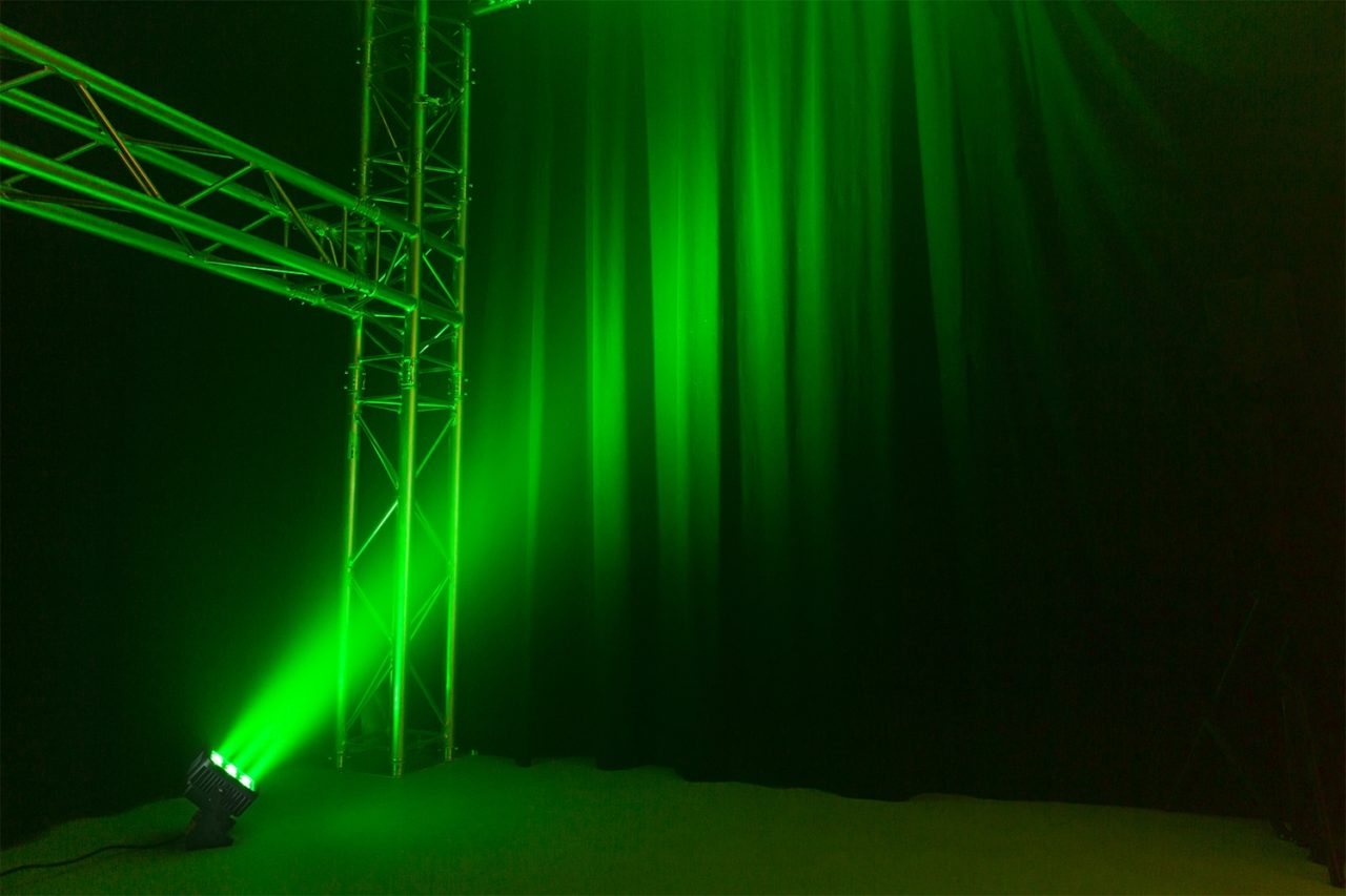 Beamz PRO StarColor72 Flood Light 9x 8W RGBW Outdoor LED starmetis