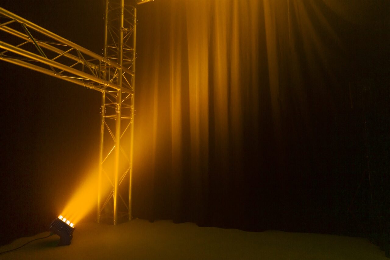 BeamZ Starcolor135 16x 8W Outdoor Flood Light Fixture