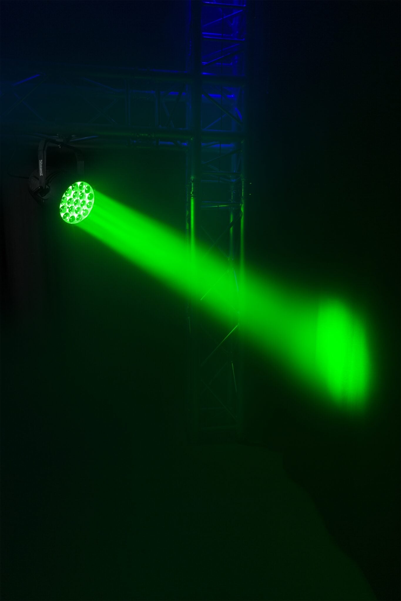 BeamZ BAC552Z Alumīnija PRO PAR Zoom RGBW LED prožektors