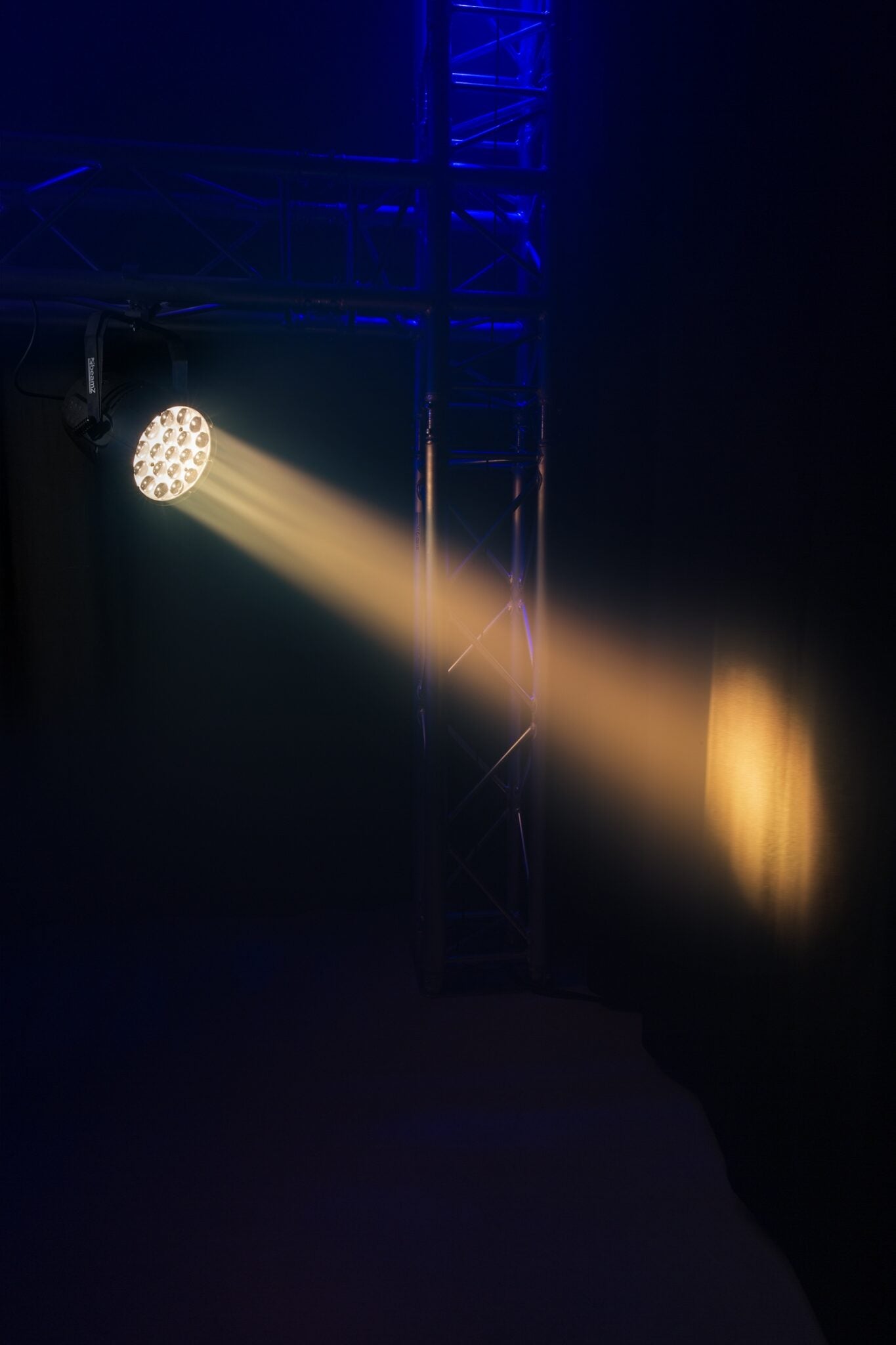 BeamZ BAC552Z Alumīnija PRO PAR Zoom RGBW LED prožektors