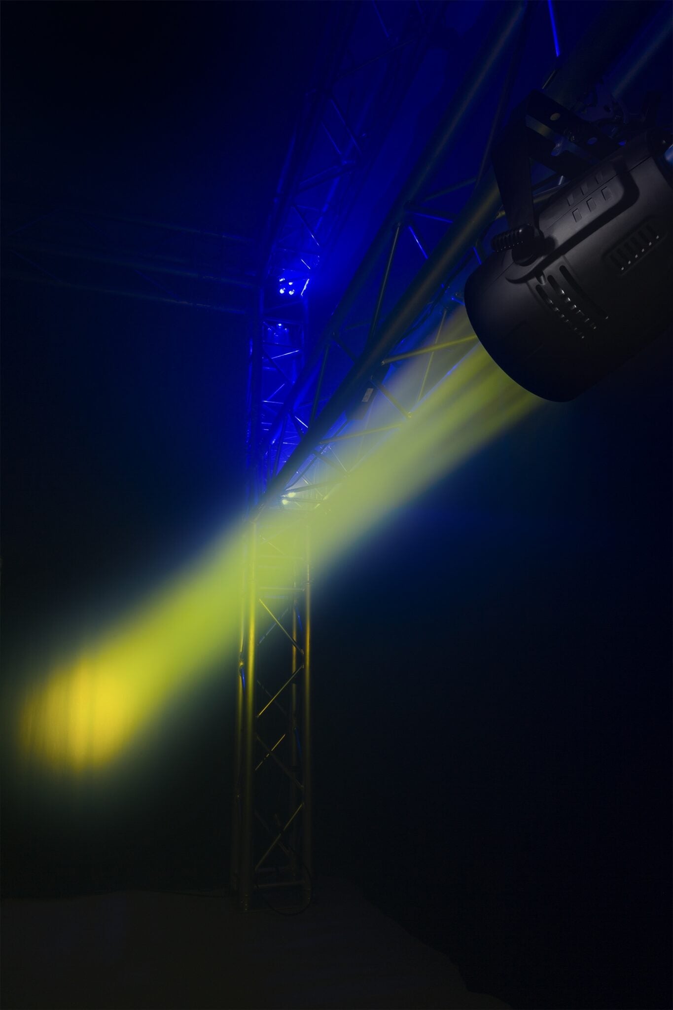 BeamZ BAC552Z Alumīnija PRO PAR Zoom RGBW LED prožektors