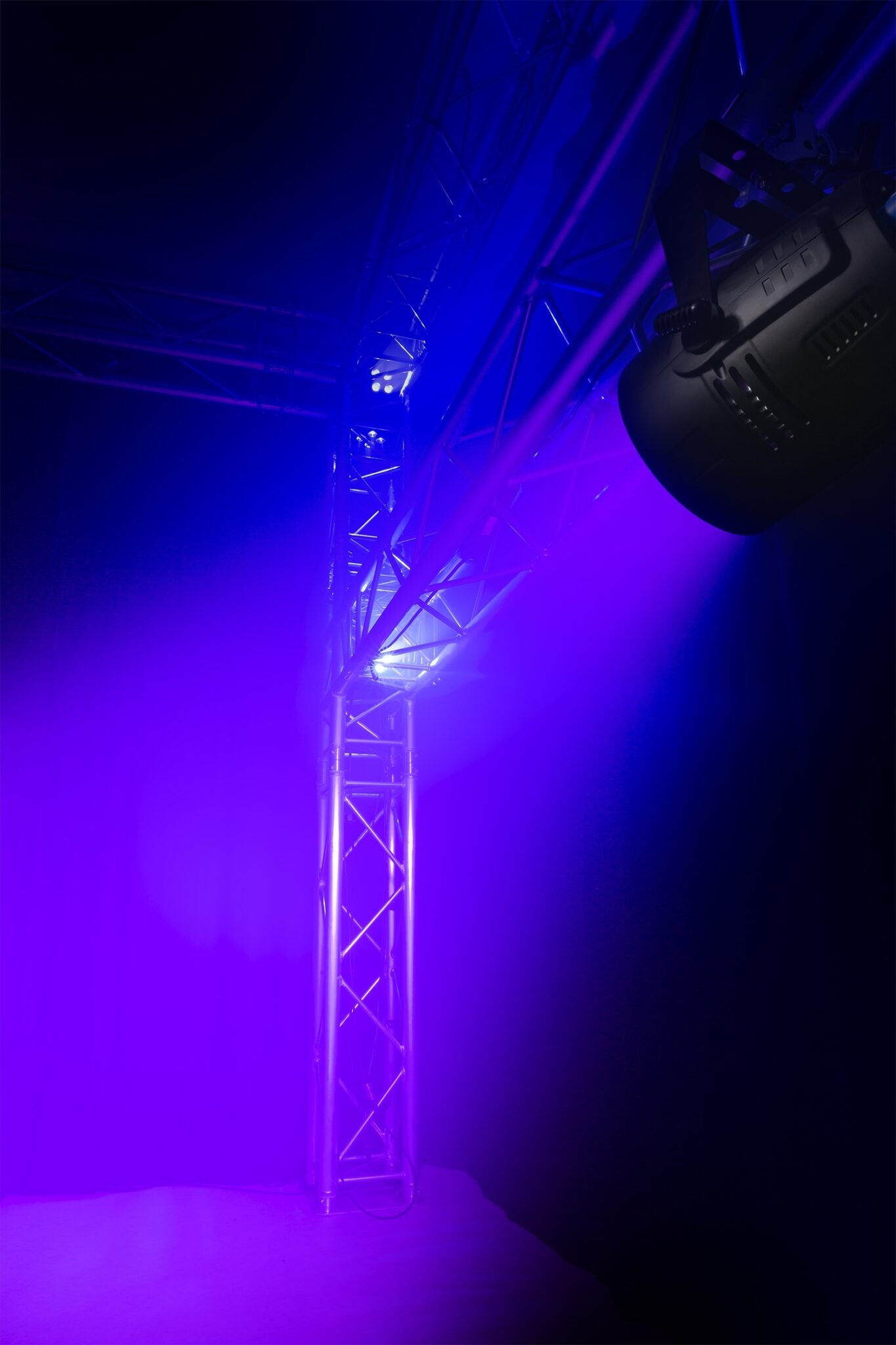 BeamZ BAC552Z Alumīnija PRO PAR Zoom RGBW LED prožektors