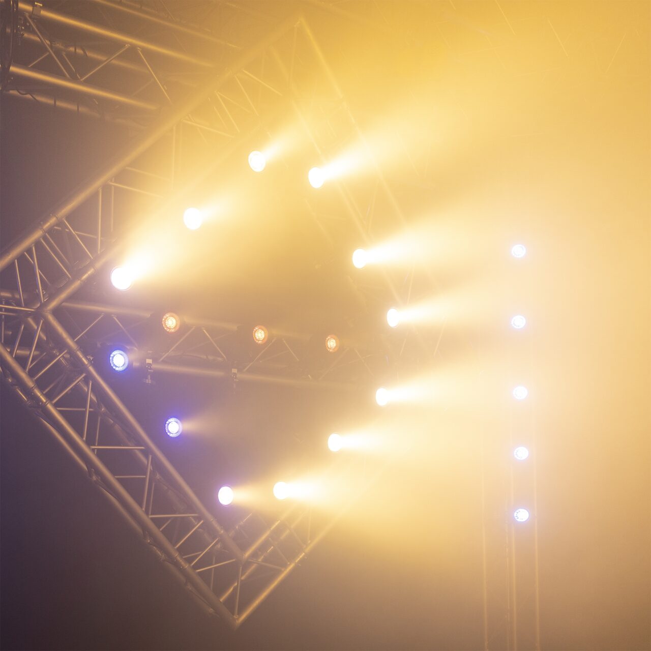 BeamZ NEUTRON-DOT Linkable 60W WW + RGB Fixture
