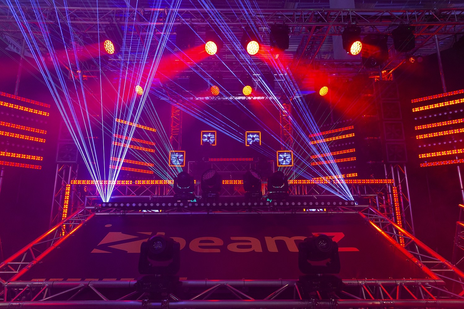 BeamZ LCB14C Hybrid LED BAR RGBW/RGB Pixel Control