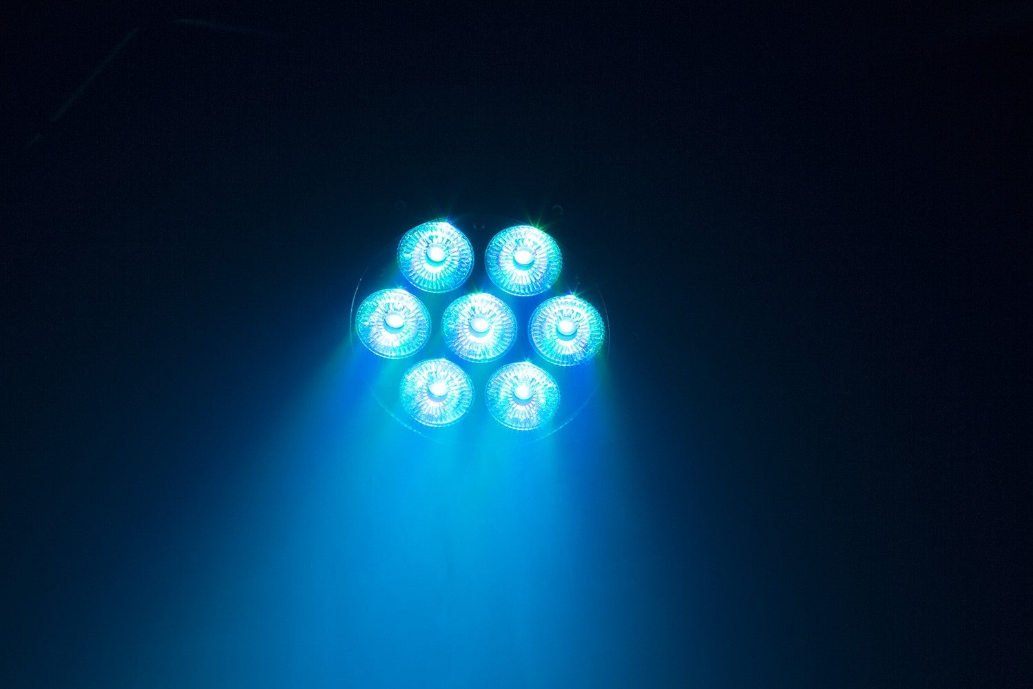BeamZ BWA410 Alumīnija IP65 LED PAR prožektors