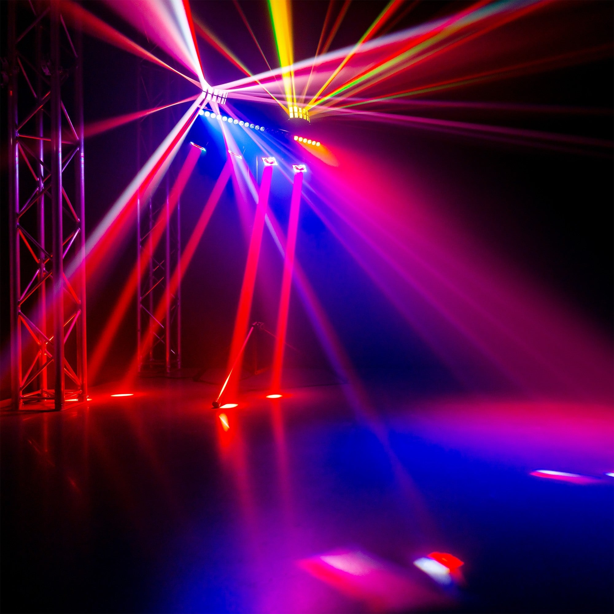 BeamZ ShowBar GO Ultra with 4 Moving Heads, LED Bar and 2 Derby Effects