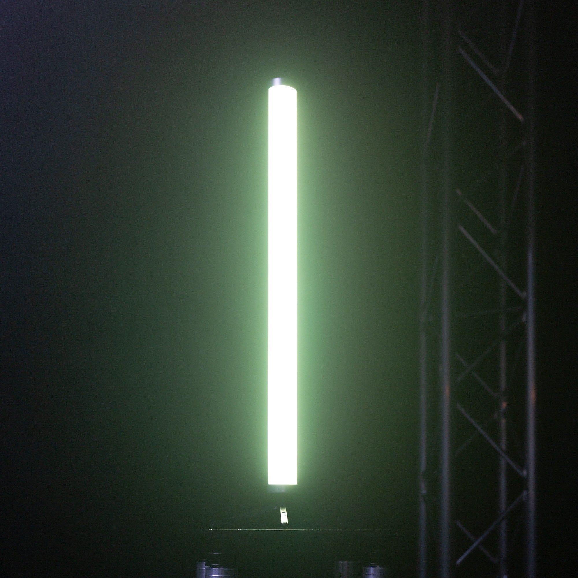 BeamZ Kratos LED Tube RGBW in/outdoor use