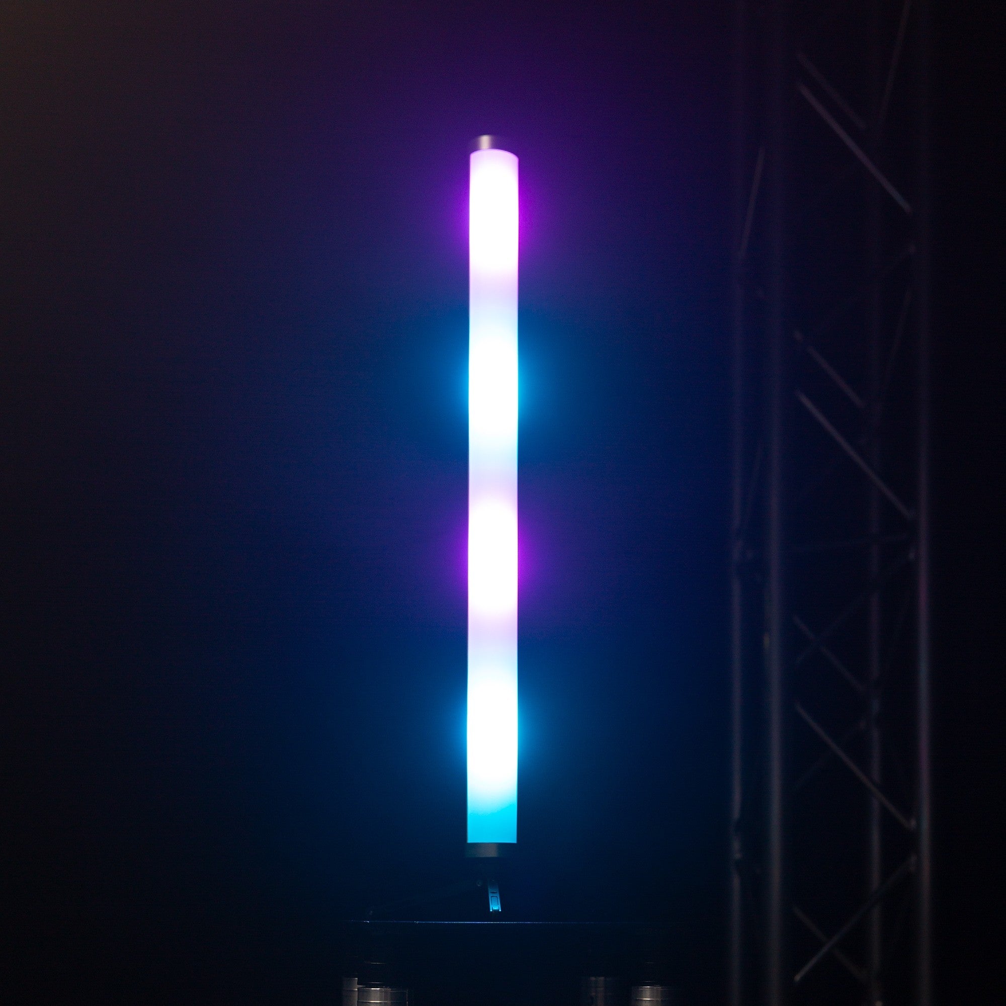BeamZ Kratos LED Tube RGBW in/outdoor use