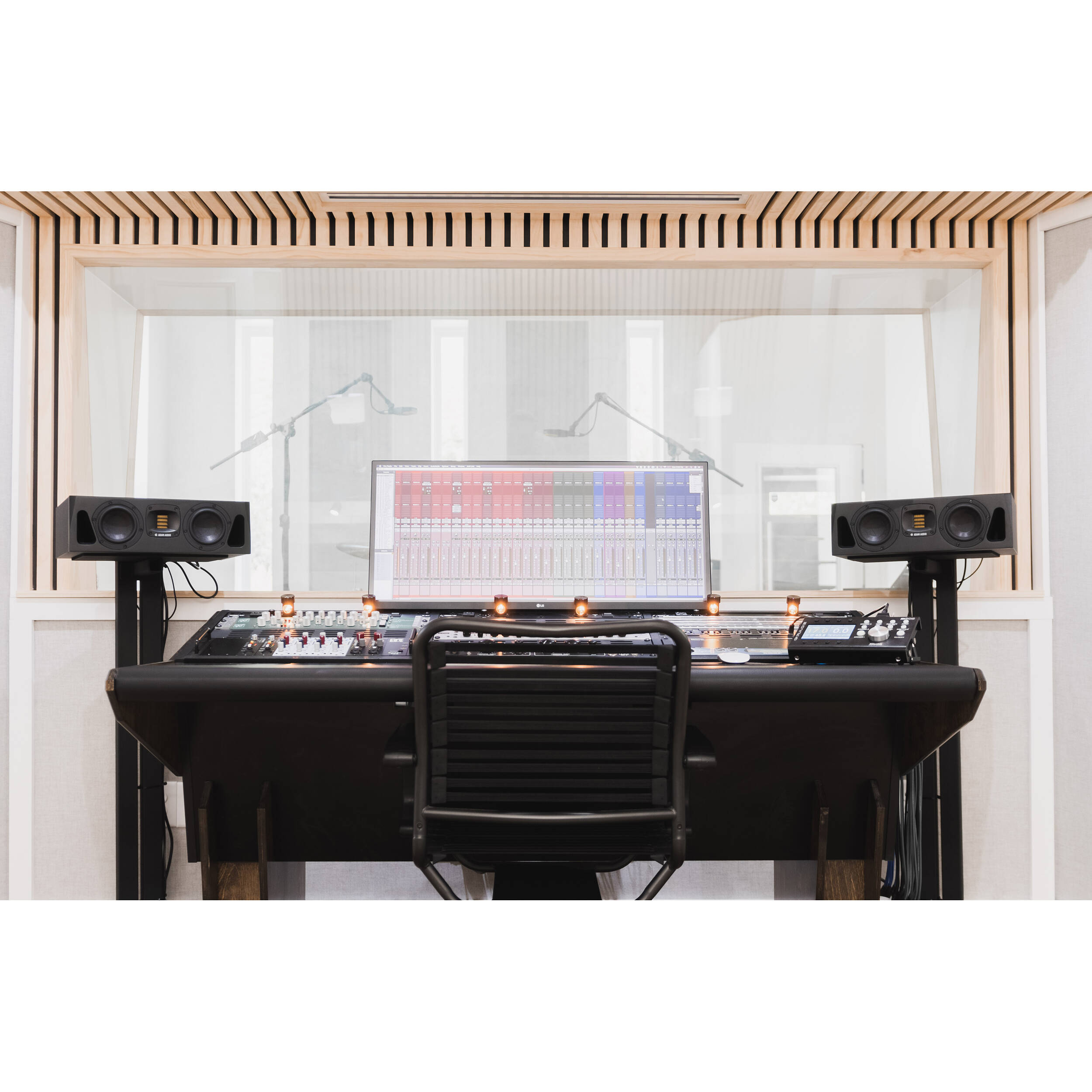 ADAM Audio A44H studijas monitors