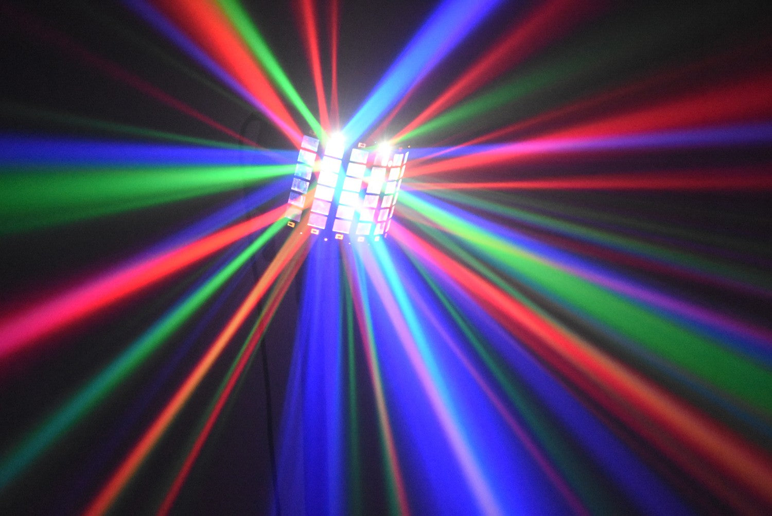 BeamZ Radical II LED Derby ar Lāzeru RG un Strobe
