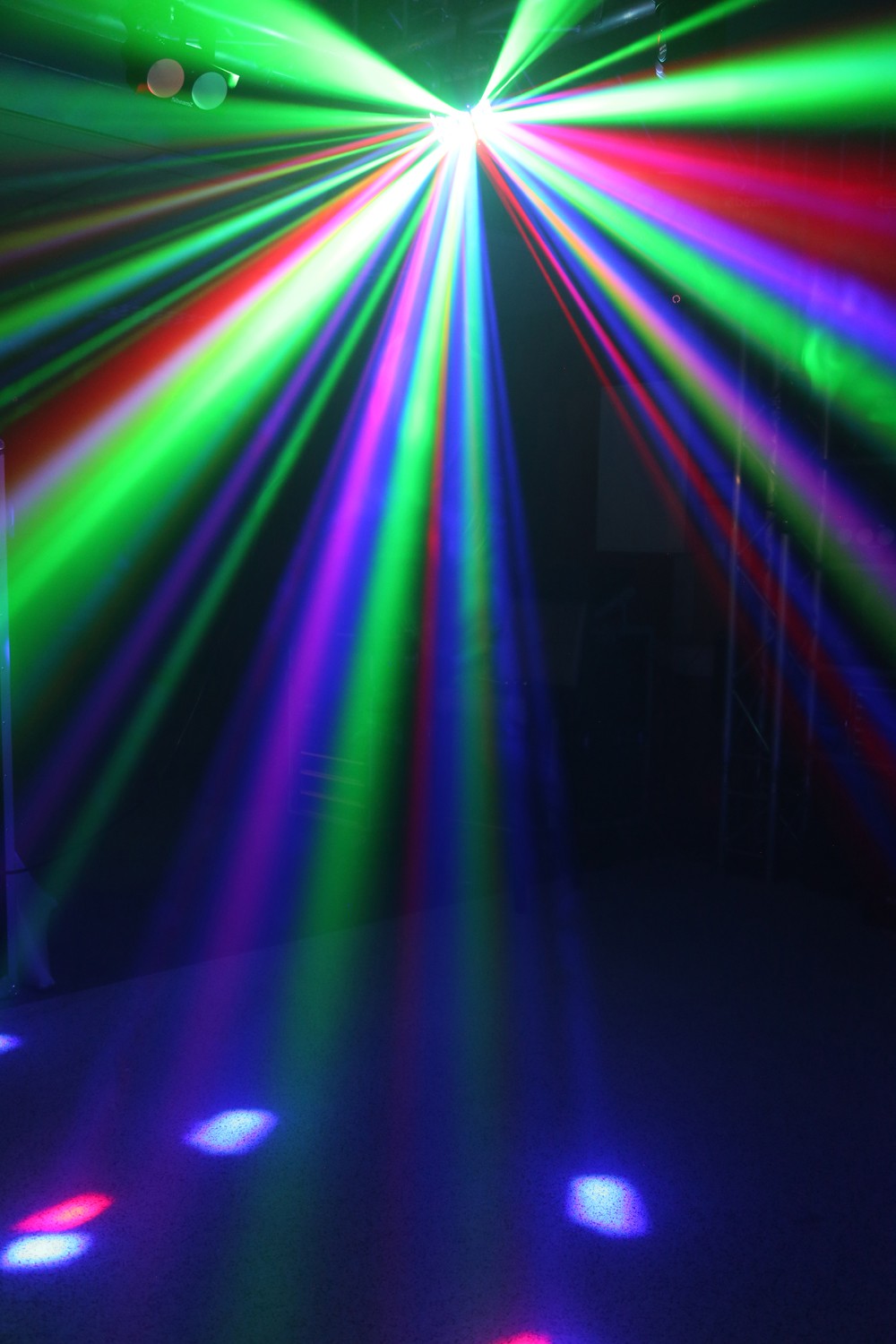 BeamZ LED Butterfly ar Strobe efektu gaisma