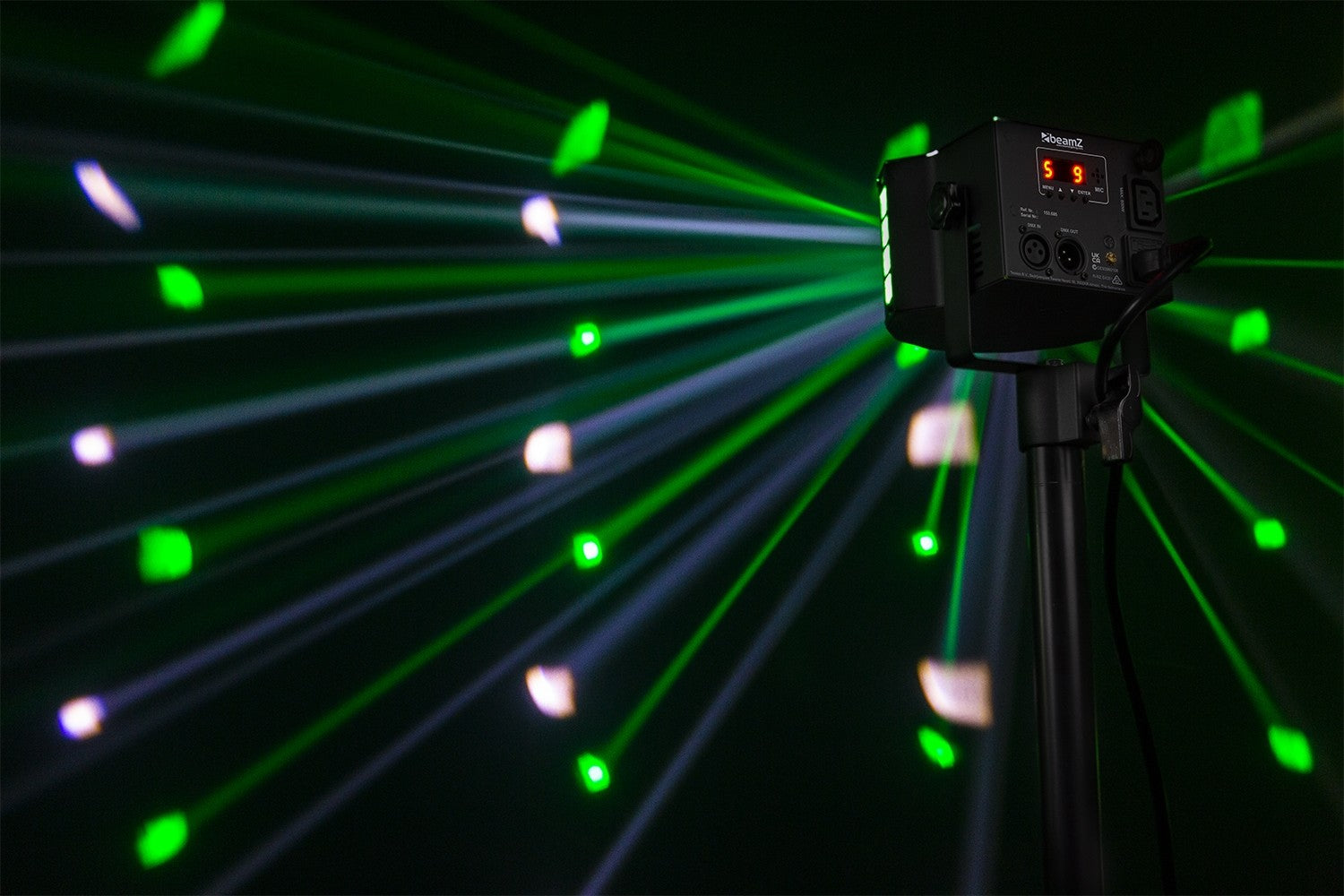BeamZ DerbyStrobe LED ar DMX efektu gaisma
