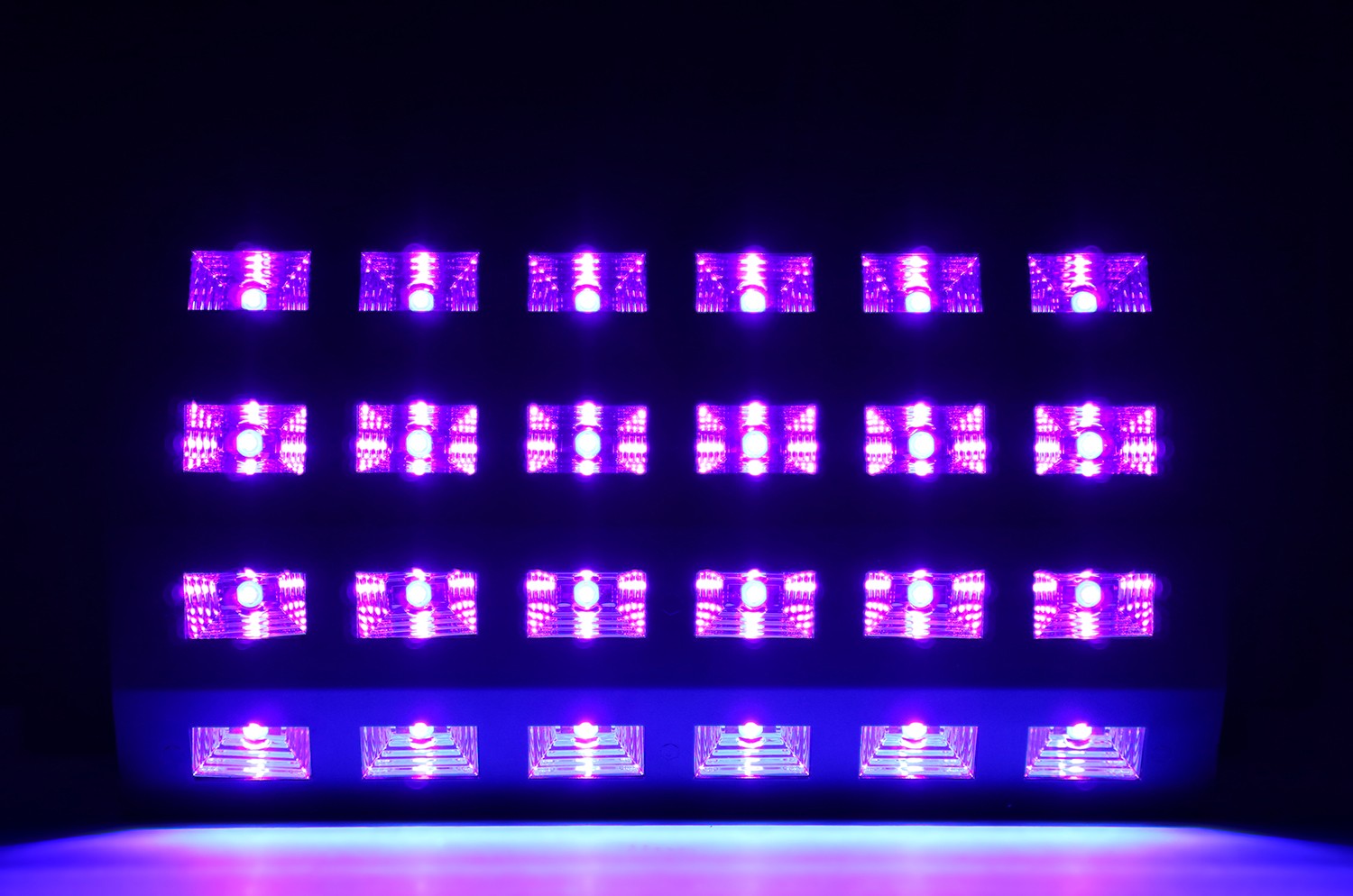 BeamZ BUV463 LED UV Flood efektu gaisma
