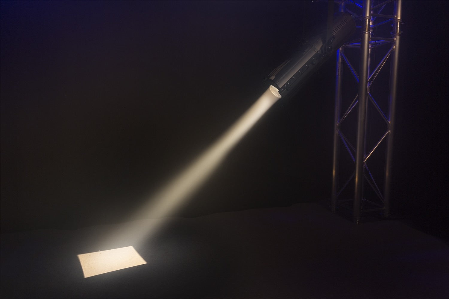 BeamZ BTS300Z LED Profile Spot Zoom 300W Warm White prožektors
