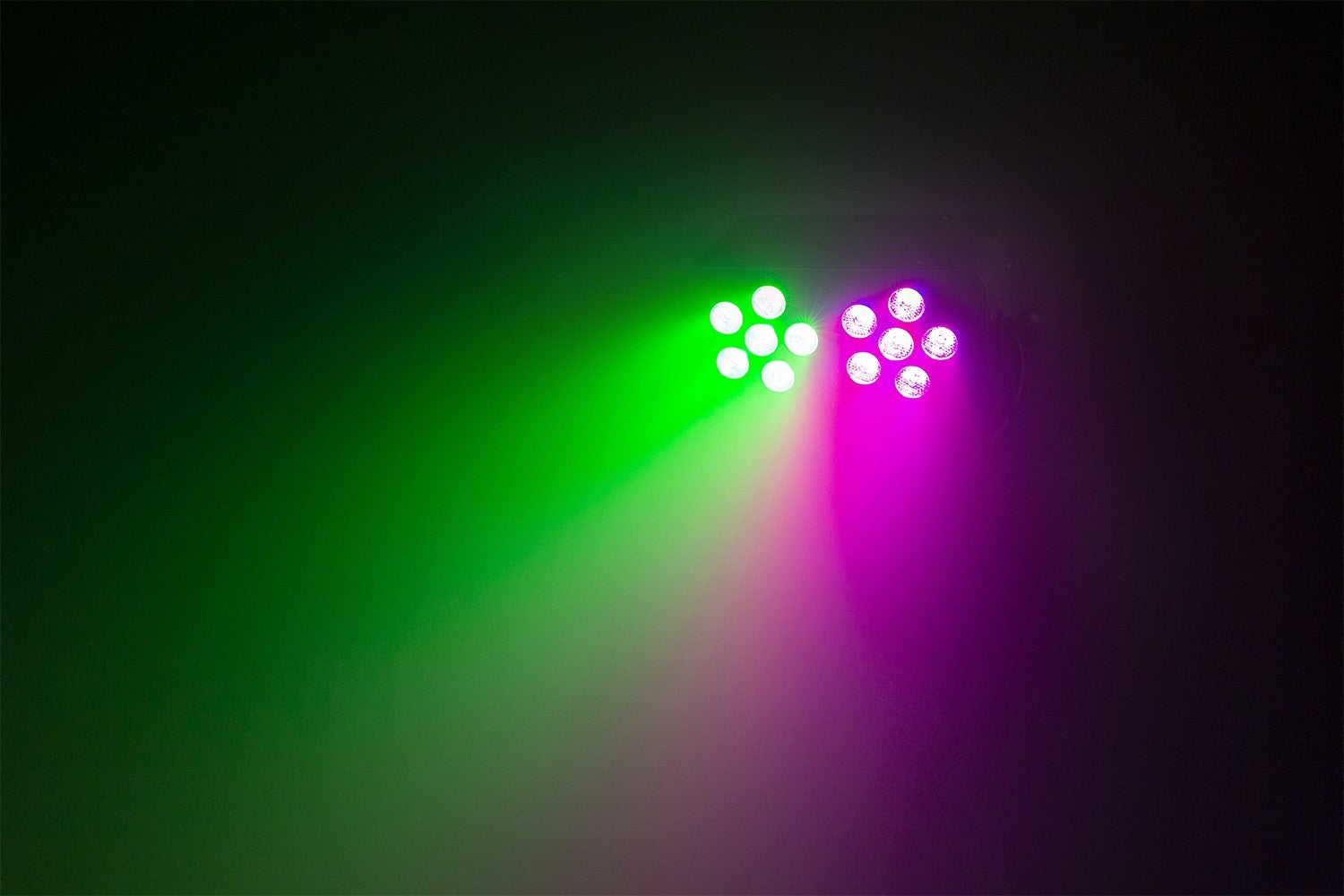 BeamZ DJ Bank 124 RGBW efektu gaisma